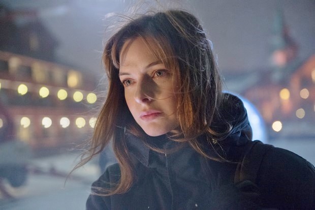 charlotte-gainsbourg-e-rebecca-ferguson-le-protagoniste-del-thriller-luomo-di-neve-3.jpg