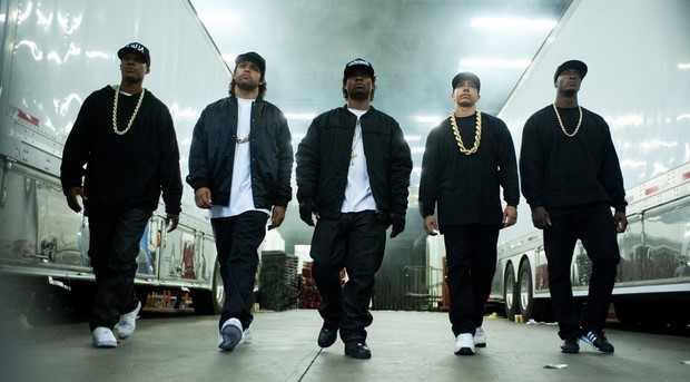 straight-outta-compton-la-colonna-sonora-del-film-sul-gruppo-rap-n-w-a-1.jpg