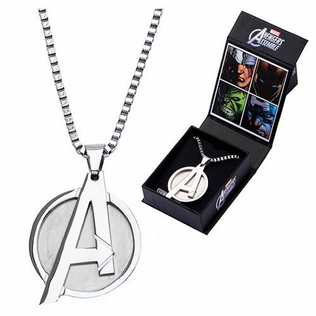 Avengers gadget lampade 3D, chiavette USB e pendente con logo (1)