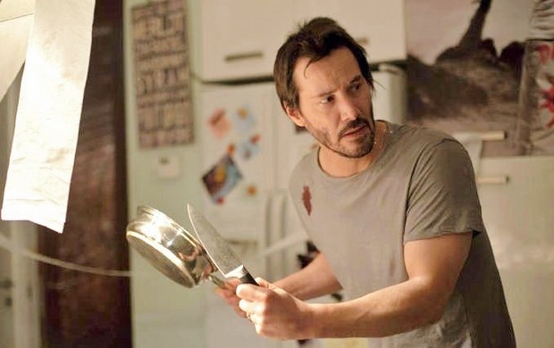 Knock Knock primo trailer dell'horror di Eli Roth con Keanu Reeves