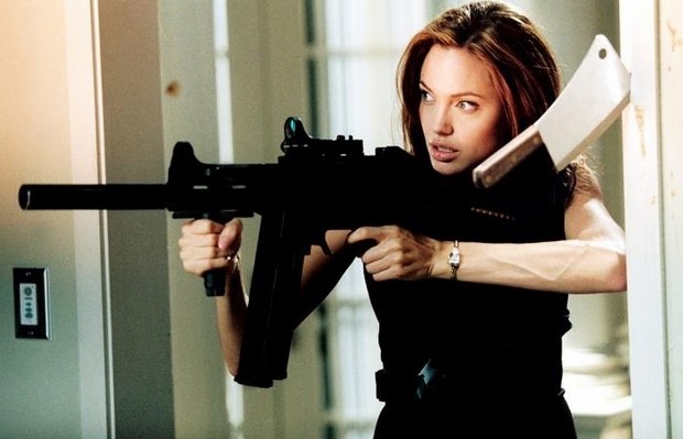 Stasera in tv su Rai 3 Mr. & Mrs. Smith con Brad Pitt e Angelina Jolie (7)