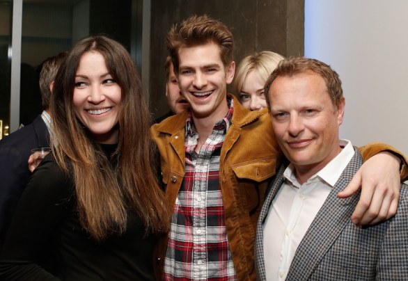 Emma Stone photobomb Andrew Garfield, 2 mag 2013