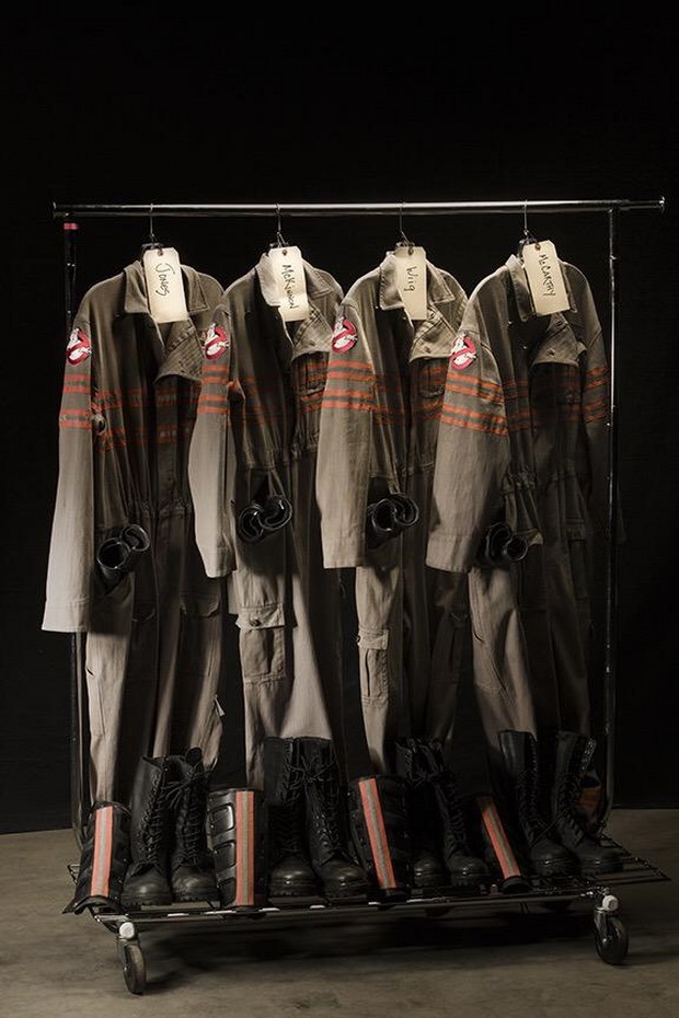 ghostbusters-3-paul-feig-svela-le-nuove-divise-delle-acchiappafantasmi.jpg