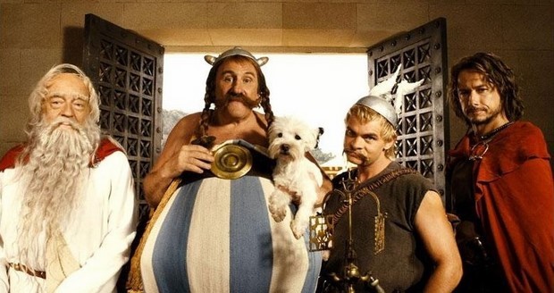 Stasera in tv su Italia 1 Asterix alle Olimpiadi con Gerard Depardieu e Alain Delon (3)