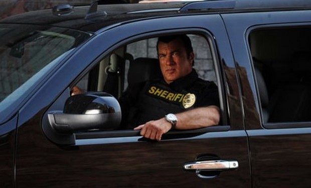 Stasera in tv su Rete 4 True Justice - La confraternita con Steven Seagal (2)