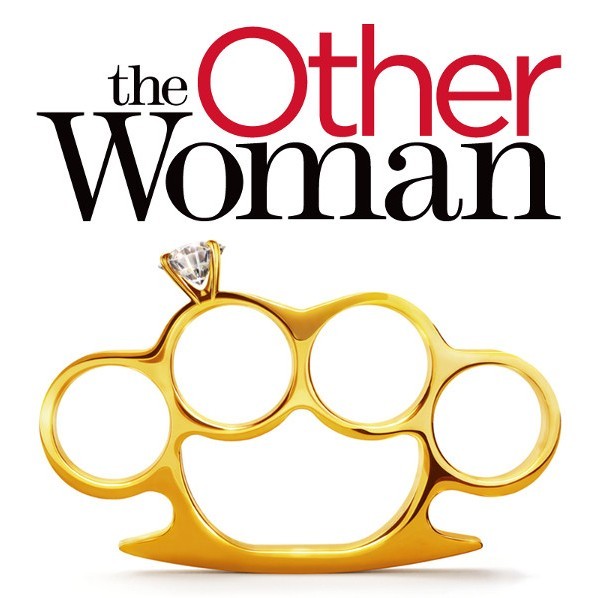 stasera-in-tv-tutte-contro-lui-the-other-woman-su-canale-5-7.jpg