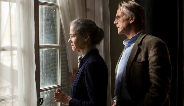 Stasera in tv su Rai 3 Treno di notte per Lisbona con Jeremy Irons (3)