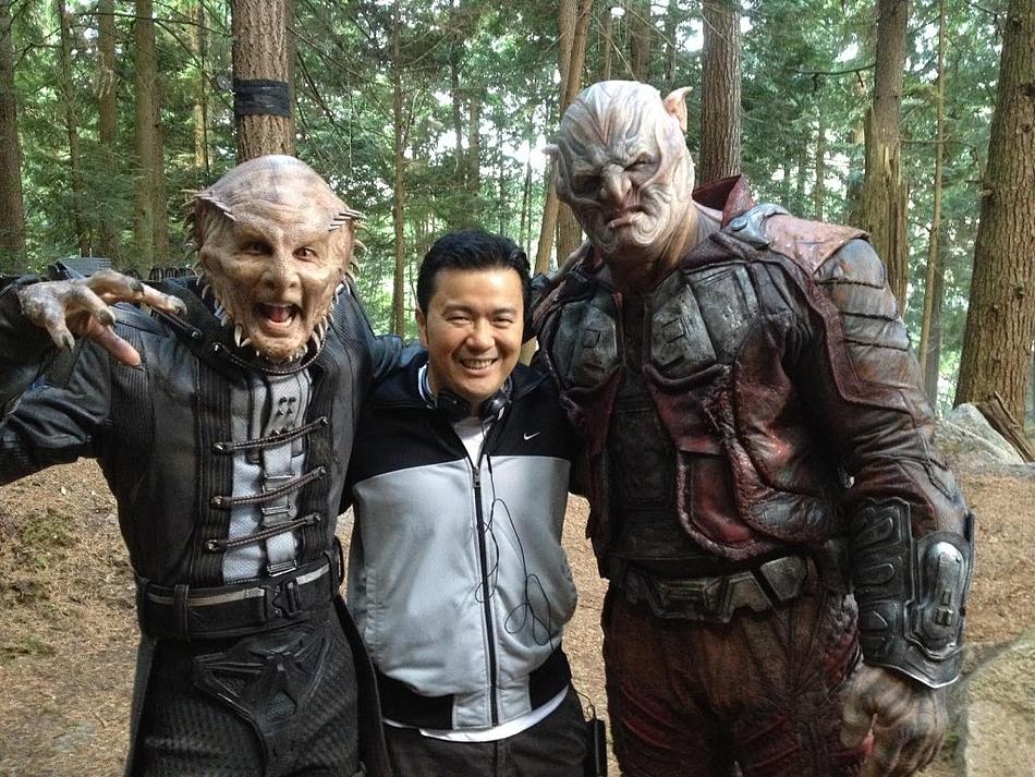 star-trek-beyond-nuova-foto-dal-set-con-il-regista-justin-lin-2.jpg