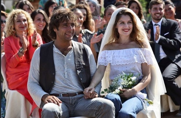 stasera-in-tv-su-canale-5-una-donna-per-amica-con-fabio-de-luigi-e-laetitia-casta-2.jpg