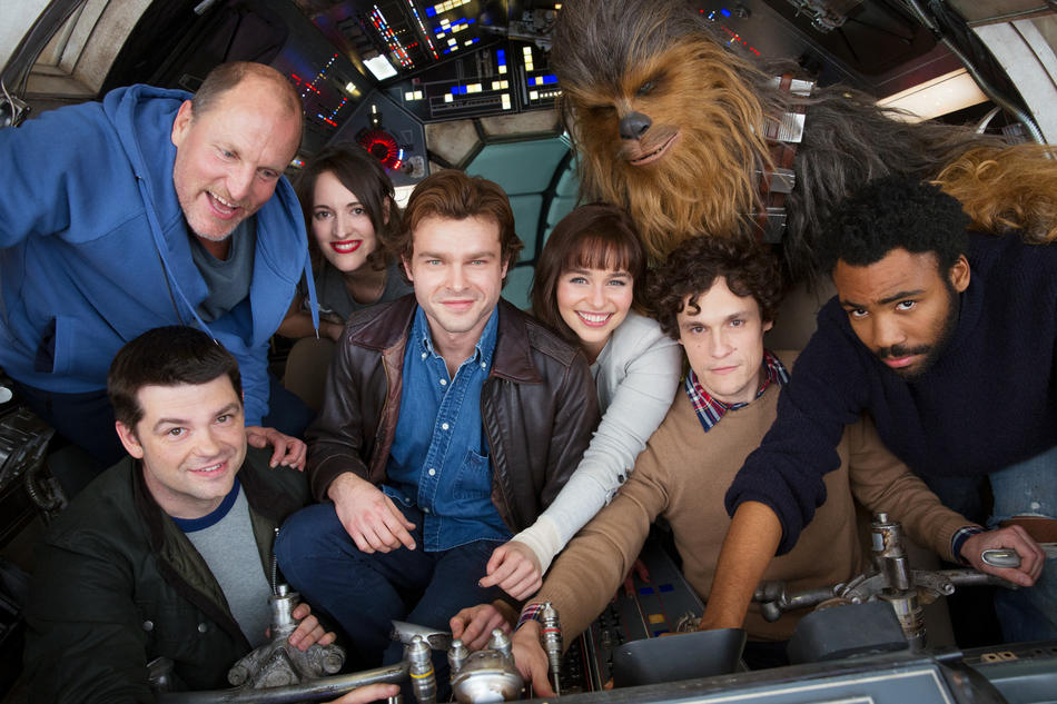 han-solo-nuova-foto-ufficiale-con-il-cast-dello-spin-off-di-star-wars.jpg