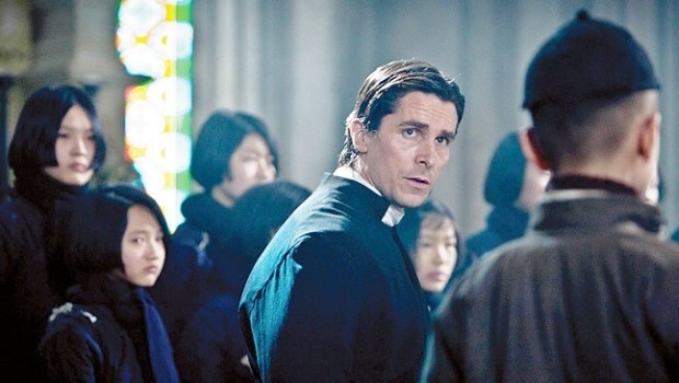 Stasera in tv I fiori della guerra con Christian Bale su Rai 3 (4)