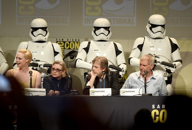 star-wars-7-il-panel-al-comic-con-2015-foto-e-video-23.jpg