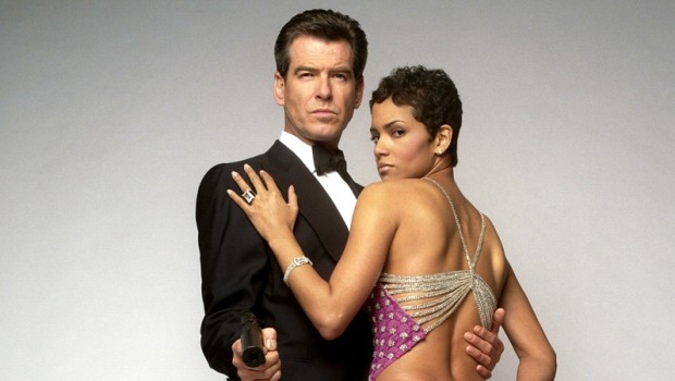 james bond halle berry die another day pierce brosnan 1920x1080 wallpaper_www.wallmay.net_13