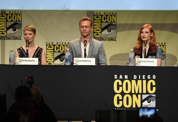 crimson-peak-il-panel-al-comic-con-2015-foto-e-video-7.jpg