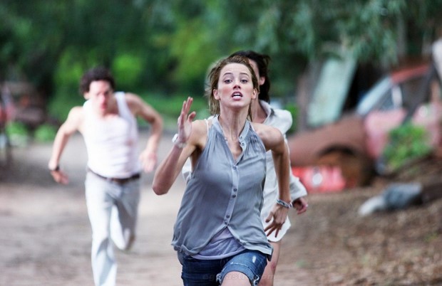 Stasera in tv su Italia 1 And Soon the Darkness con Amber Heard  (6)