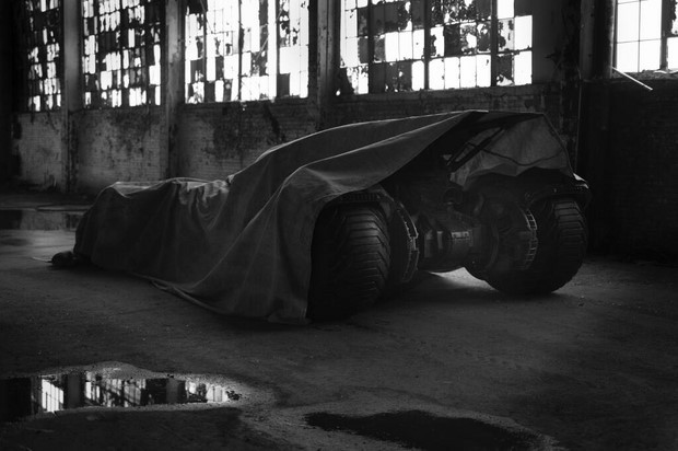 Batman vs Superman prima immagine ufficiale della nuova Batmobile