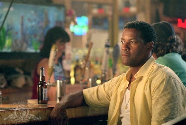 Stasera in tv su Rete 4 Out of Time con Denzel Washington (3)