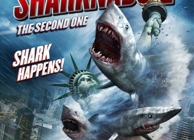 Sharknado 2 The Second One - primo poster del sequel con squali e tornado (2)