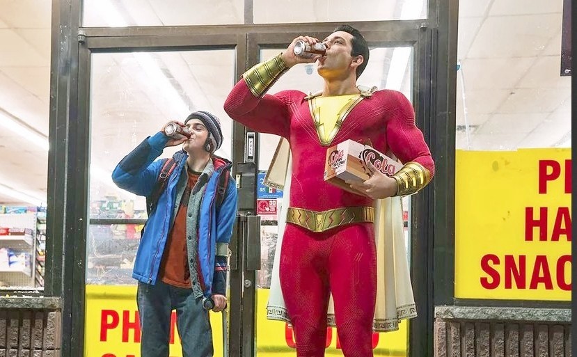 shazam-zachary-levi-rivela-il-costume-ufficiale-del-film-dc.jpg