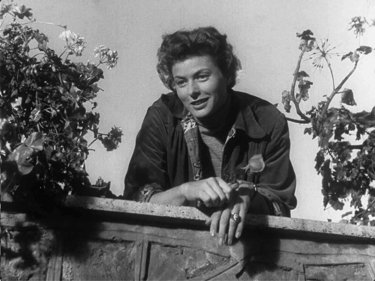 ingrid-bergman-siamo-donne-0235843ftg-p-c-fotogramma-tratto-dalla-pellicola-conservata-presso-la-cineteca-nazionale.jpg