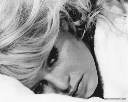 Brigitte Bardot lacrime