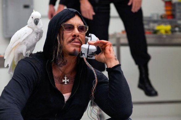 Mickey-Rourke-as-Ivan-Vanko-Whiplash-in-Iron-Man-2