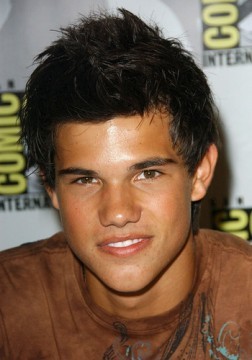 Taylor Lautner confermato per New Moon, sequel di Twilight