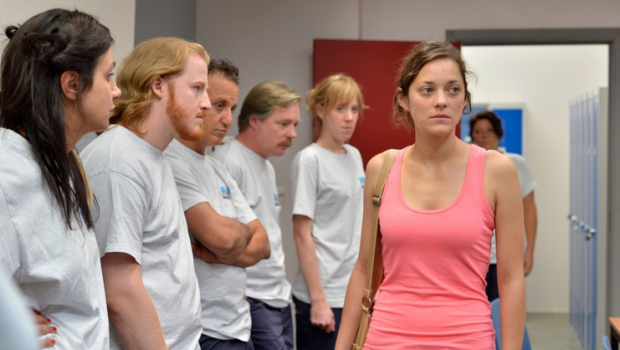 Deux Jours, Une Nuit: prime foto di Marion Cotillard nel film dei fratelli Dardenne