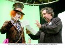 Alice in Wonderland di Tim Burton: 4 clip inedite, nuove foto e 3 lunghe featurette che ci illustrano il making-of!