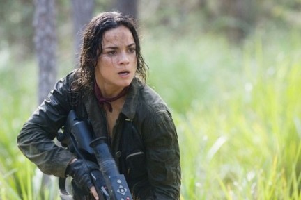 alice-braga-predators