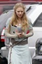 Amanda Seyfried, Gary Oldman ed il cast di Red Riding Hood sul set in costume di scena