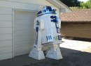 Anch\'io voglio un R2-D2 gigante in cortile!