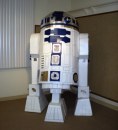 Anch\'io voglio un R2-D2 gigante in cortile!