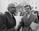 Angela Lansbury, Lord Olivier, protest outside the Soviet Embassy, 1970