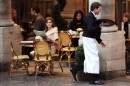 Angelina Jolie sul set di The Tourist a Parigi