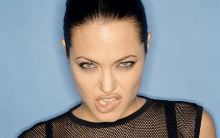 angelina jolie 2m