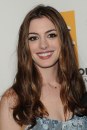 Anne Hathaway compie 30 anni