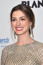 Anne Hathaway compie 30 anni