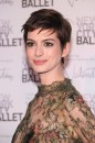 Anne Hathaway compie 30 anni