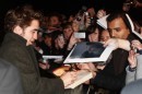 Aspettando New Moon - Robert Pattinson, Kristen Stewart e Tayor Lautner incontrano i fans inglesi: tutte le foto dell'evento