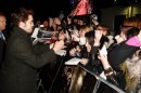 Aspettando New Moon - Robert Pattinson, Kristen Stewart e Tayor Lautner incontrano i fans inglesi: tutte le foto dell'evento