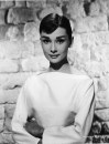 Audrey Hepburn in bianco 1 gennaio 1955