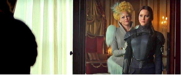 hunger-games-il-canto-della-rivolta-parte-2-prima-immagine-ufficiale-di-effie-trinket-2.jpg