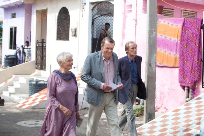 THE BEST EXOTIC MARIGOLD HOTEL, from left: Judi Dench, Tom Wilkinson, Bill Nighy, 2012. ph: Ishika Mohan/TM and ©Copyright Fox Searchlight Pictures.