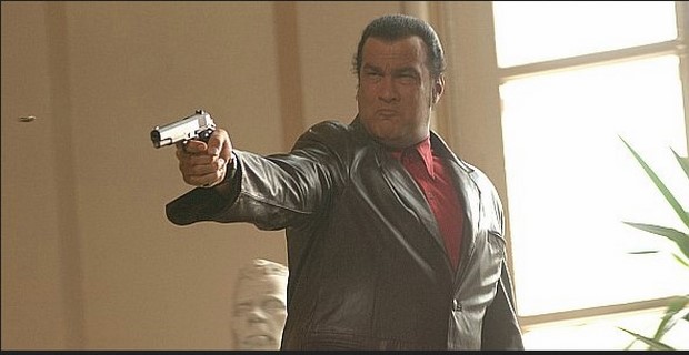 stasera-in-tv-su-rete-4-shadow-man-il-triangolo-del-terrore-con-steven-seagal.jpg