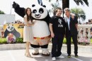 Cannes 2011 - oggi sulla Croisette Tilda Swinton, John C. Reilly, Mia Wasikowska, Angelina Jolie, Jack Black e Dustin Hoffman.