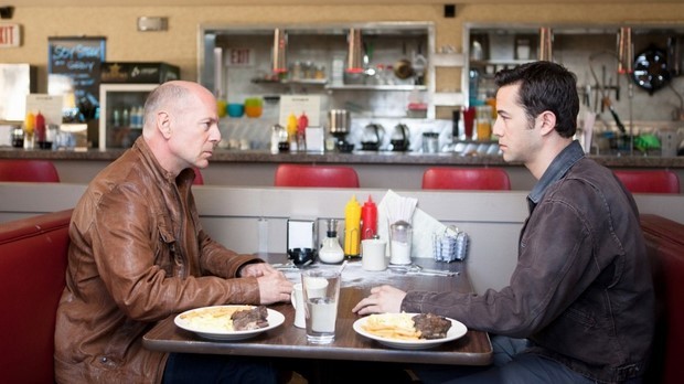 Stasera in tv su Rai 3 Looper con Bruce Willis (2)