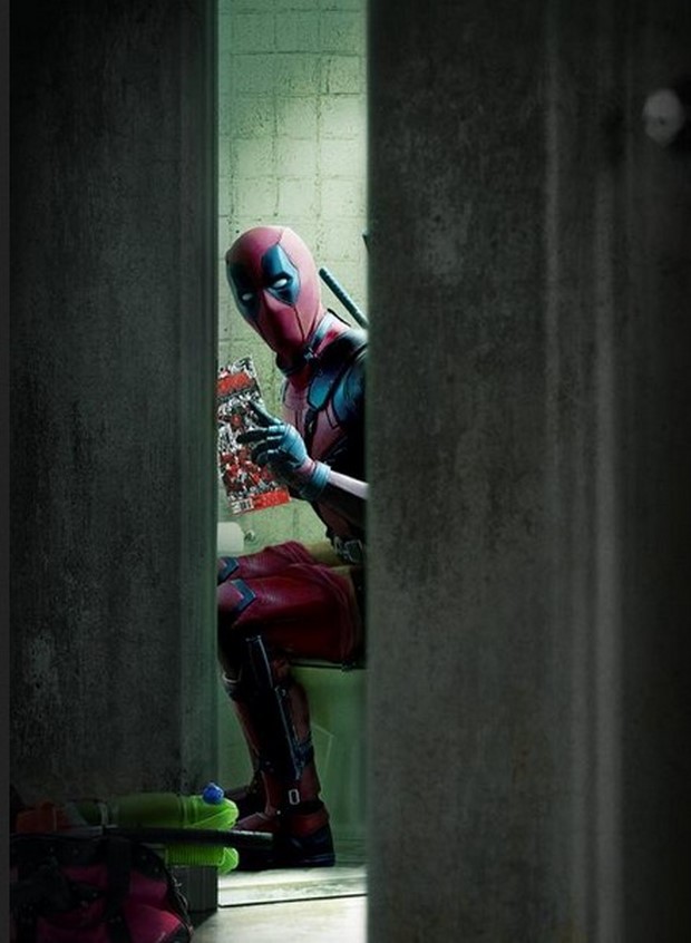 Deadpool muore e Ryan Reynolds risponde con una foto dal set