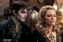 Dark Shadows di Tim Burton - nuova foto ufficiale di Johnny Depp e Michelle Pfeiffer