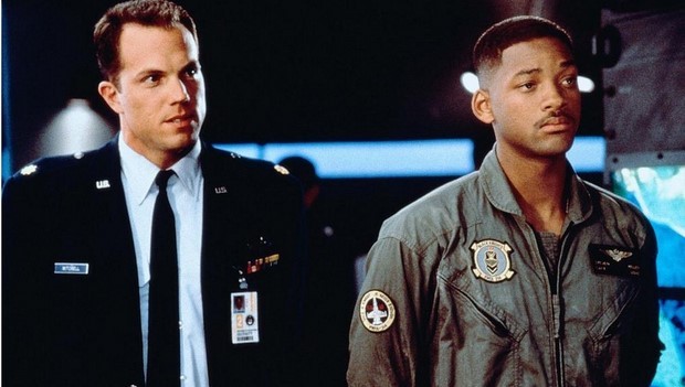 stasera-in-tv-su-rete-4-independence-day-con-will-smith-6.jpg